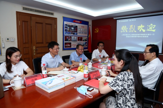 上海交通大學(xué)高級金融學(xué)院副院長(cháng)潘杰一行蒞臨社科賽斯暨中國MBA教育網(wǎng)
