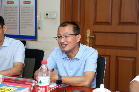 上海交通大學(xué)高級金融學(xué)院副院長(cháng)潘杰一行蒞臨社科賽斯暨中國MBA教育網(wǎng)