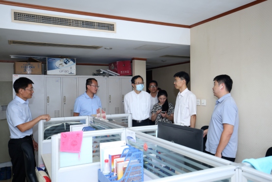 上海交通大學(xué)高級金融學(xué)院副院長(cháng)潘杰一行蒞臨社科賽斯暨中國MBA教育網(wǎng)