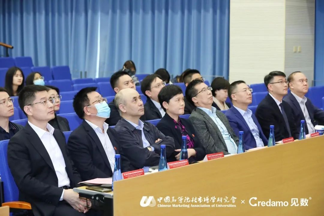 社科賽斯總裁兼黨支部書(shū)記李發(fā)進(jìn)受邀出席第二屆CMAU全國大學(xué)生市場(chǎng)研究與商業(yè)策劃大賽！